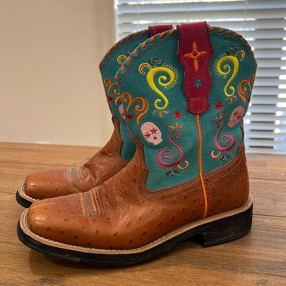 Girl’s Leather boots, Size 6